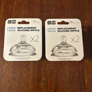 Set of four Comotomo replacement silicone nipples (2 medium flow, 2 fast flow)